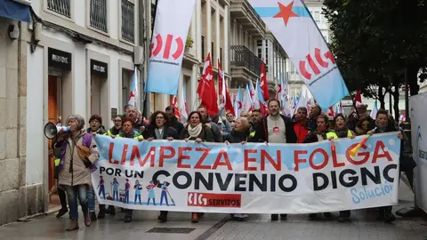Manifestación por las calles de Lugo onda cero
