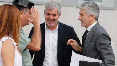 Fernando Clavijo, Presidente del Gobierno de Canarias y Fernando Grande-Marlaska, Ministro del Interior durante una visita a Canarias Fernando Clavijo, Presidente del Gobierno de Canarias y Fernando Grande-Marlaska, Ministro del Interior durante una visita a Canarias