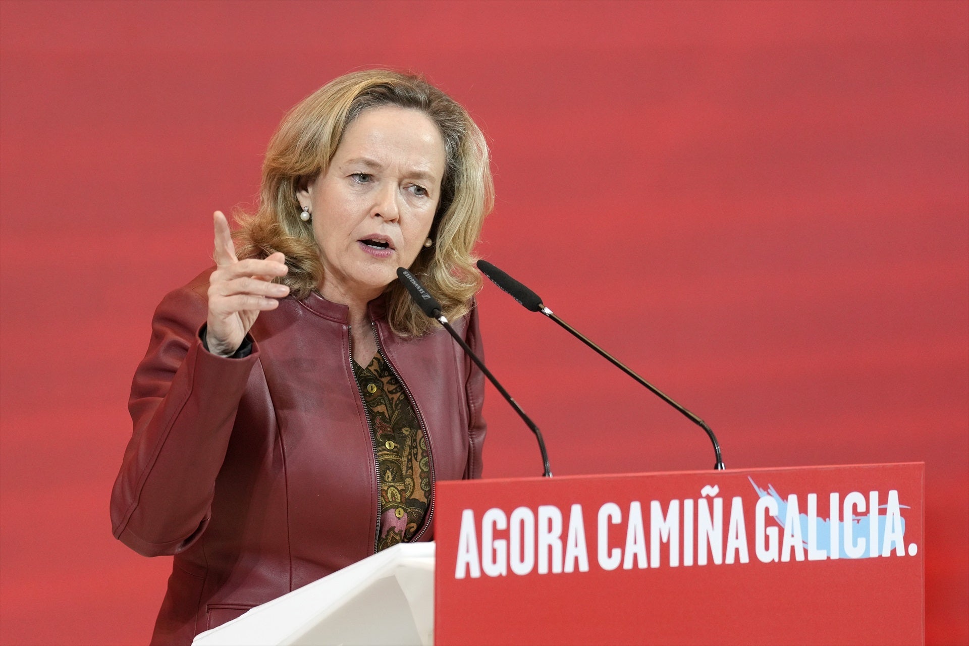 Nadia Calviño reprocha a Feijóo que rechace el diálogo con Sánchez y permanezca en la "confrontación" Nadia Calviño reprocha a Feijóo que rechace el diálogo con Sánchez y permanezca en la "confrontación"
