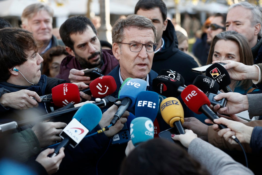 Feijóo acude a la manifestación en Pamplona: "Este es un problema de dignidad, democracia y moralidad" Feijóo acude a la manifestación en Pamplona: "Este es un problema de dignidad, democracia y moralidad"