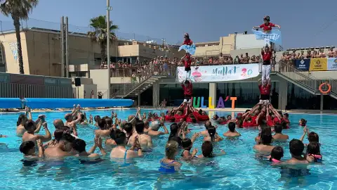 La Fundació Esclerosi Múltiple celebra durant l'any actes solidaris per donar visibilitat a la malaltia, com el 'Mulla't per l'esclerosi múltiple' La Fundació Esclerosi Múltiple celebra durant l'any actes solidaris per donar visibilitat a la malaltia, com el 'Mulla't per l'esclerosi múltiple'