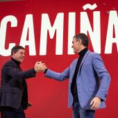 Pedro Sánchez y José Ramón Gómez Besteiro durante la convención de los socialistas gallegos. Imagen: PSdG-PSOE