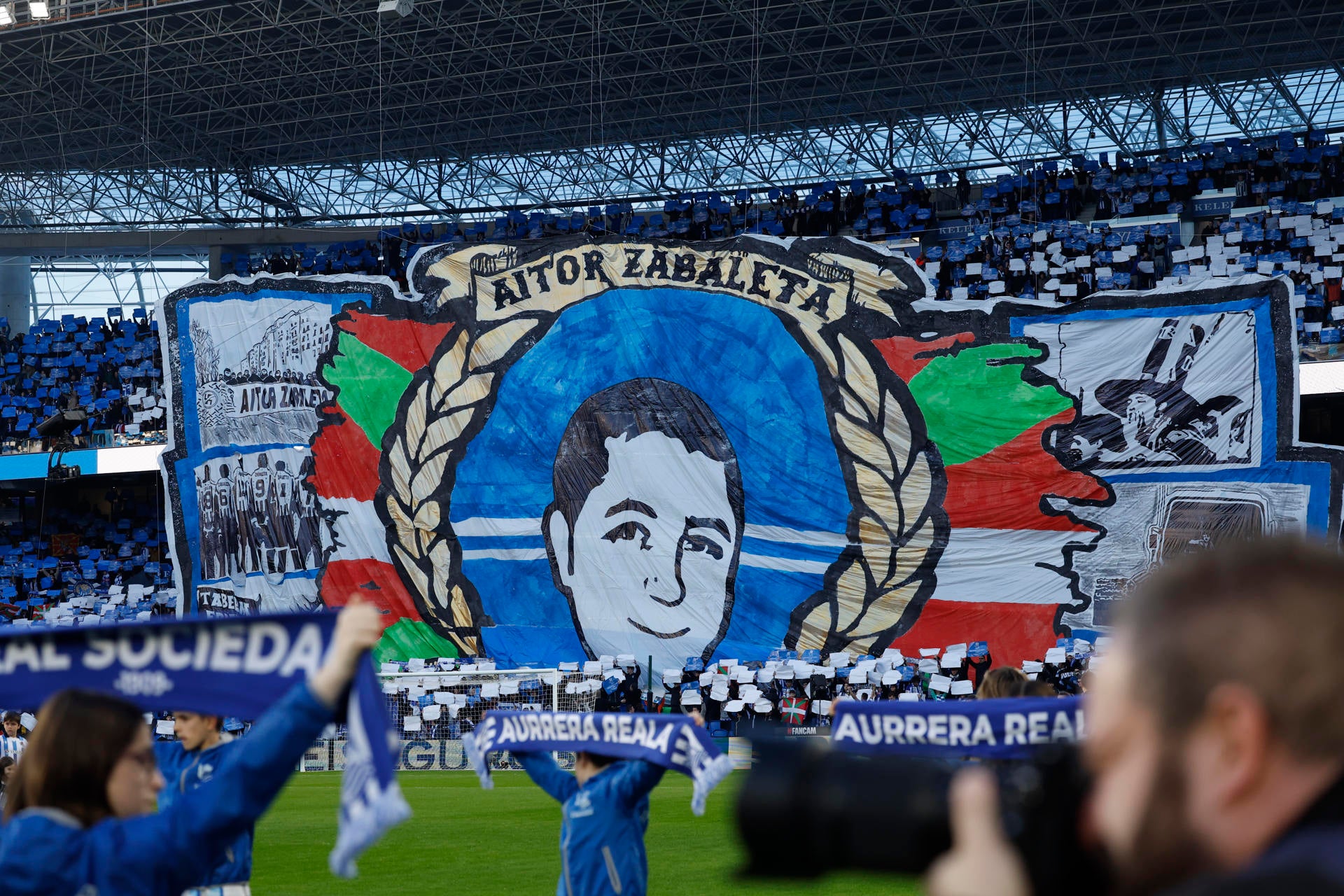 Nekane Idiákez relata el día del asesinato de Aitor Zabaleta: "Cuando llegué a mi casa abracé a mi aita y solo lloré" Nekane Idiákez relata el día del asesinato de Aitor Zabaleta: "Cuando llegué a mi casa abracé a mi aita y solo lloré"