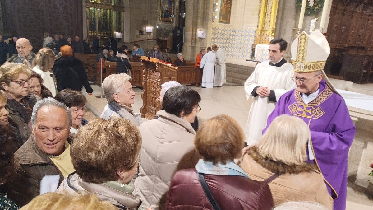 Julián Ruiz Martorell se despide de los fieles oscenses Julián Ruiz Martorell se despide de los fieles oscenses