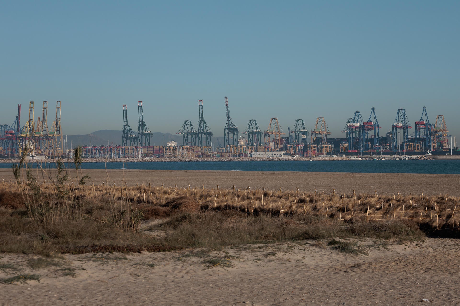 El Gobierno aprueba la terminal de contenedores de la ampliación del Puerto de Valencia El Gobierno aprueba la terminal de contenedores de la ampliación del Puerto de Valencia