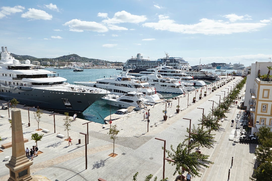 El Ayuntamiento de Vila aprueba el Plan Especial del Puerto de Ibiza dividido en 8 áreas de actuación El Ayuntamiento de Vila aprueba el Plan Especial del Puerto de Ibiza dividido en 8 áreas de actuación