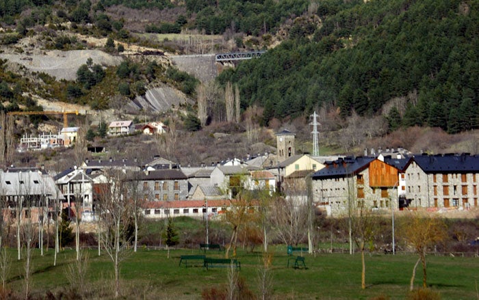 Montanuy, Villanúa y Boltaña construirán 47 viviendas “eficientes y sociales” Montanuy, Villanúa y Boltaña construirán 47 viviendas “eficientes y sociales”