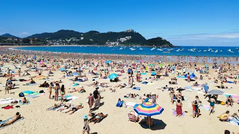 Playa de La Concha en San Sebastián Playa de La Concha en San Sebastián