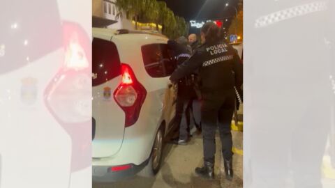 Detenido en Benalm&aacute;dena un individuo con dos escopetas, que pretend&iacute;a atentar contra los agentes 