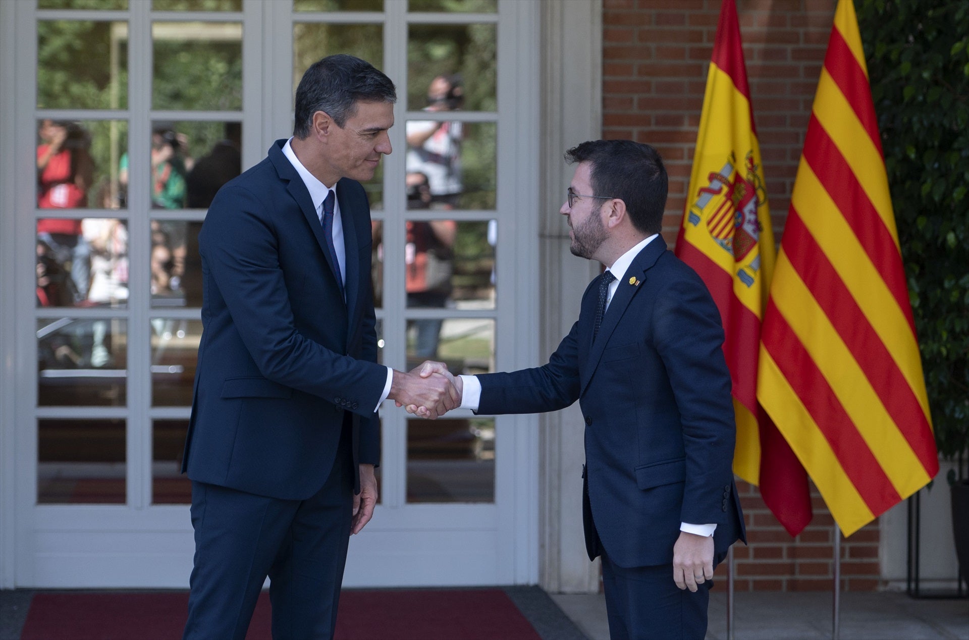 Sánchez se reúne este jueves con Aragonès por primera vez tras la investidura Sánchez se reúne este jueves con Aragonès por primera vez tras la investidura