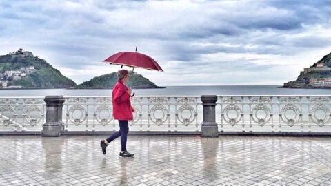 Paseo de La Concha bajo la lluvia