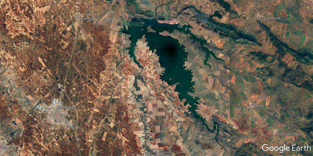 El Parlamento Europeo solicita a la Comisión una "investigación preliminar" sobre la construcción del hidroaeródromo de Alange El Parlamento Europeo solicita a la Comisión una "investigación preliminar" sobre la construcción del hidroaeródromo de Alange
