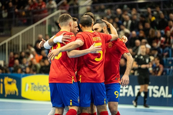 Boyis golea con España antes de medirse al Patrimonio Boyis golea con España antes de medirse al Patrimonio