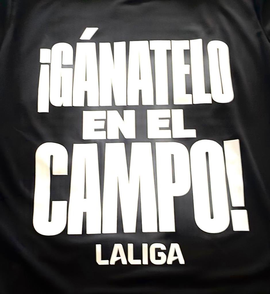 Todos los equipos de LaLiga menos el Real Madrid lucirán este jueves una camiseta en contra de la Superliga Todos los equipos de LaLiga menos el Real Madrid lucirán este jueves una camiseta en contra de la Superliga
