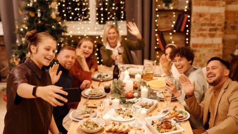 Pol&iacute;tica, religi&oacute;n, sexo y f&uacute;tbol, temas fuera de las celebraciones navide&ntilde;as familiares