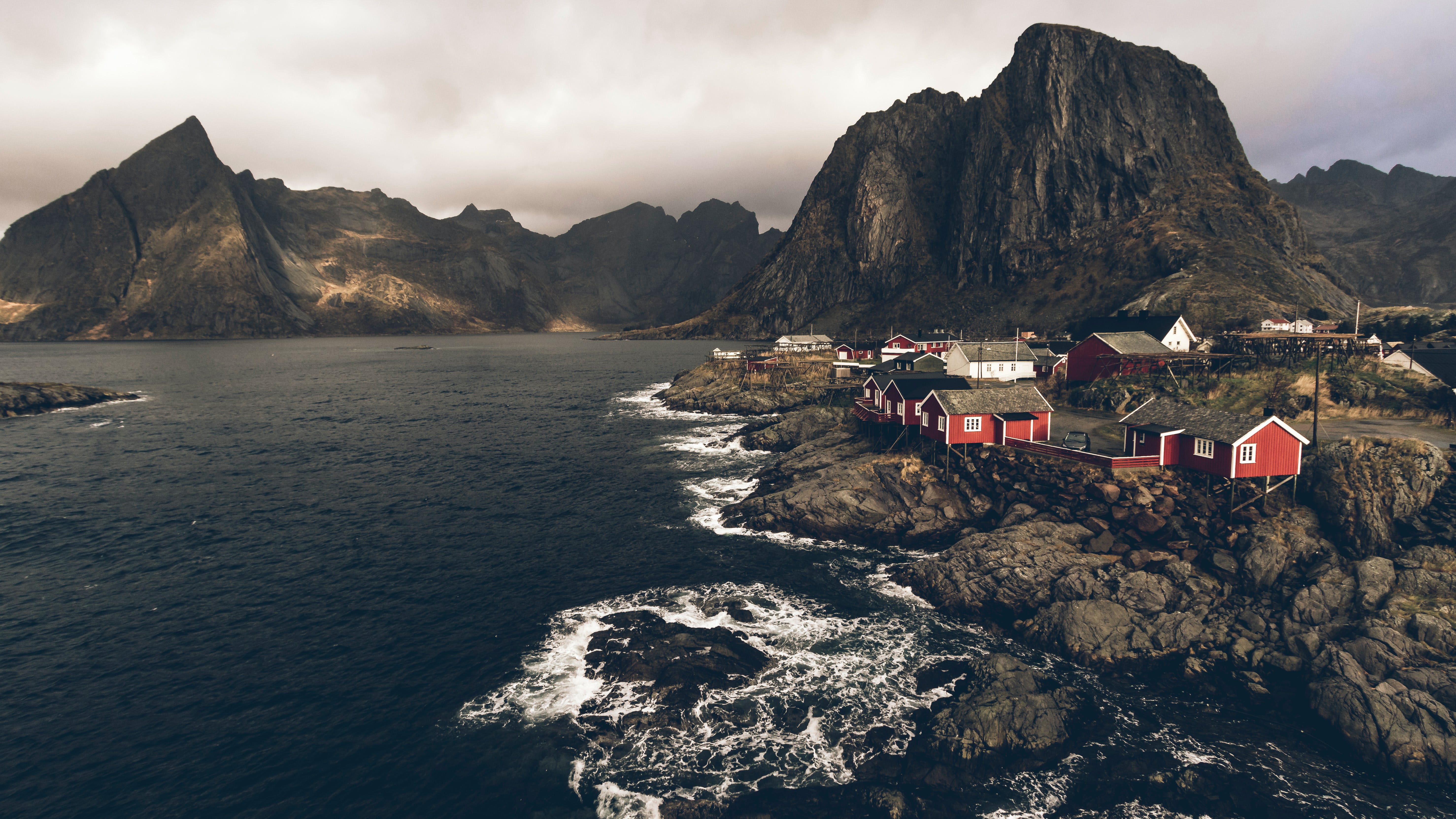 Noruega, muntanyes majestuoses, espectaculars fiords i la sort de veure les aurores boreals Noruega, muntanyes majestuoses, espectaculars fiords i la sort de veure les aurores boreals