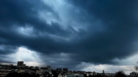 Imagen de archivo de cielo con amenaza de tormenta sobre Las Palmas de Gran Canaria | Gran Canaria | Canarias 