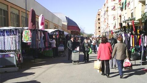 AVAME pide que se traslada el mercado de los miércoles a la Avenida Luis Suñer