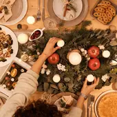 Imagen de archivo de una mesa de Navidad Imagen de archivo de una mesa de Navidad