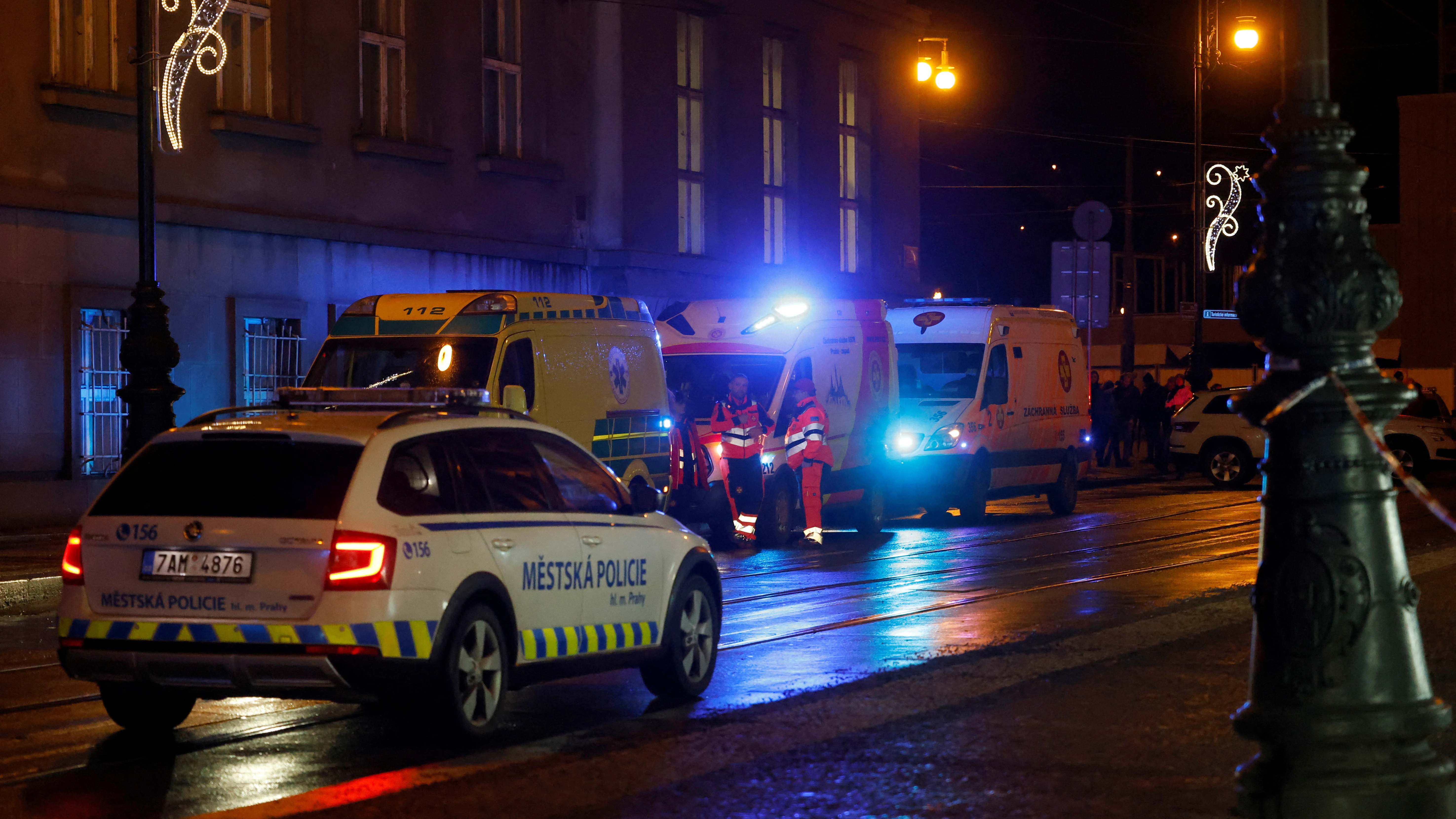 Al menos quince muertos en un tiroteo en Praga Al menos quince muertos en un tiroteo en Praga