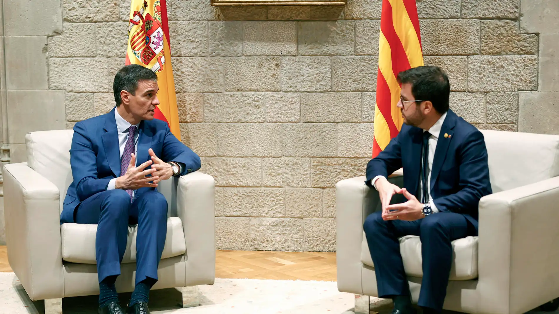 El presidente del Gobierno, Pedro Sánchez, y el presidente de la Generalitat, Pere Aragonès