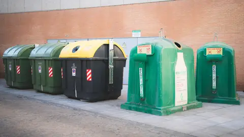 Contenedores de basura Contenedores de basura