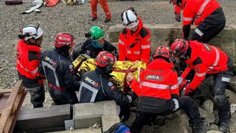 Efectivos del ERICAM trabajando durante un simulacro