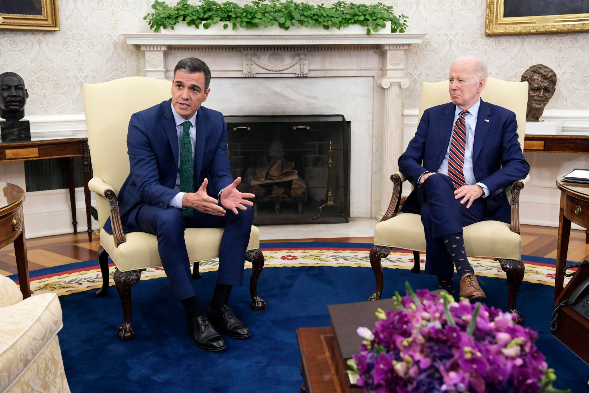 Biden llama a Sánchez para felicitarle tras la investidura y tratar el conflicto en Gaza Biden llama a Sánchez para felicitarle tras la investidura y tratar el conflicto en Gaza
