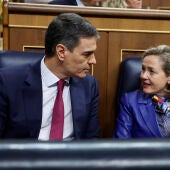 Pedro Sánchez y Nadia Calviño en el Congreso de los Diputados