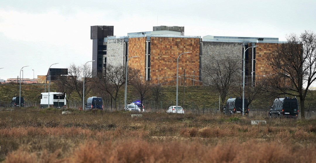 Un joven sicario se fuga de la cárcel de Alcalá Meco mezclado entre familiares que le visitaban Un joven sicario se fuga de la cárcel de Alcalá Meco mezclado entre familiares que le visitaban