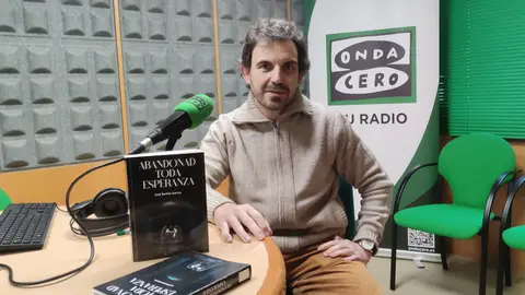 “Abandonad toda esperanza”, la nueva novela de José Benito García Entrevista en Más de Uno Pontevedra