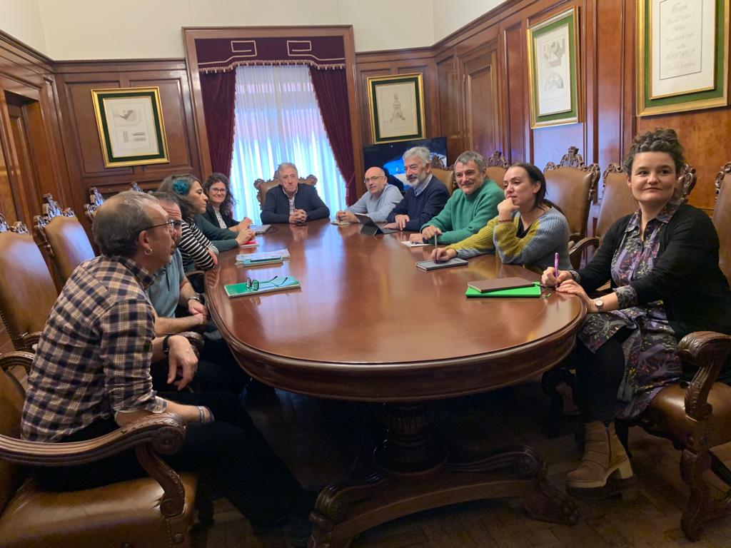 Primera reunión de la nueva Junta de Gobierno Local presidida por el alcalde Joseba Asiron Primera reunión de la nueva Junta de Gobierno Local presidida por el alcalde Joseba Asiron