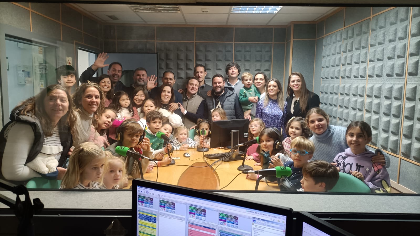 Onda Cero Huelva celebra la llegada de 2024 con una visita muy especial Onda Cero Huelva celebra la llegada de 2024 con una visita muy especial