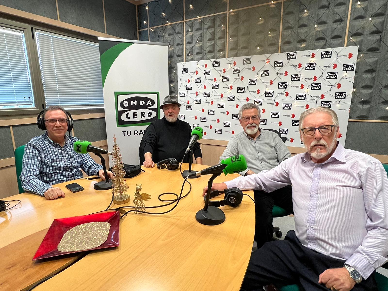 "Sursum Corda", la compañía dodecafónica e histeriográfica del Ateneo "Sursum Corda", la compañía dodecafónica e histeriográfica del Ateneo