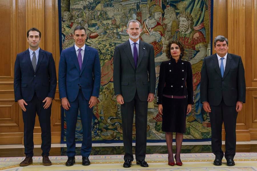 Carlos Cuerpo, María Jesús Montero y José Luis Escrivá prometen sus cargos ante el rey en Zarzuela Carlos Cuerpo, María Jesús Montero y José Luis Escrivá prometen sus cargos ante el rey en Zarzuela