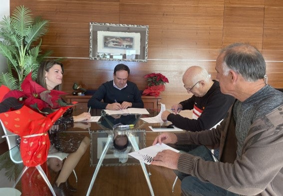 Finestrat renueva su convenio con el club de Fútbol de la ciudad Finestrat renueva su convenio con el club de Fútbol de la ciudad