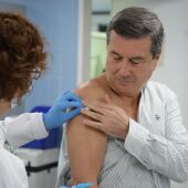 Vacunación del conseller Gómez
