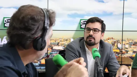 El impulsor de Izquierda Española, Guillermo del Valle, con Carlos Alsina en 'Más de uno' El impulsor de Izquierda Española, Guillermo del Valle, con Carlos Alsina en 'Más de uno'