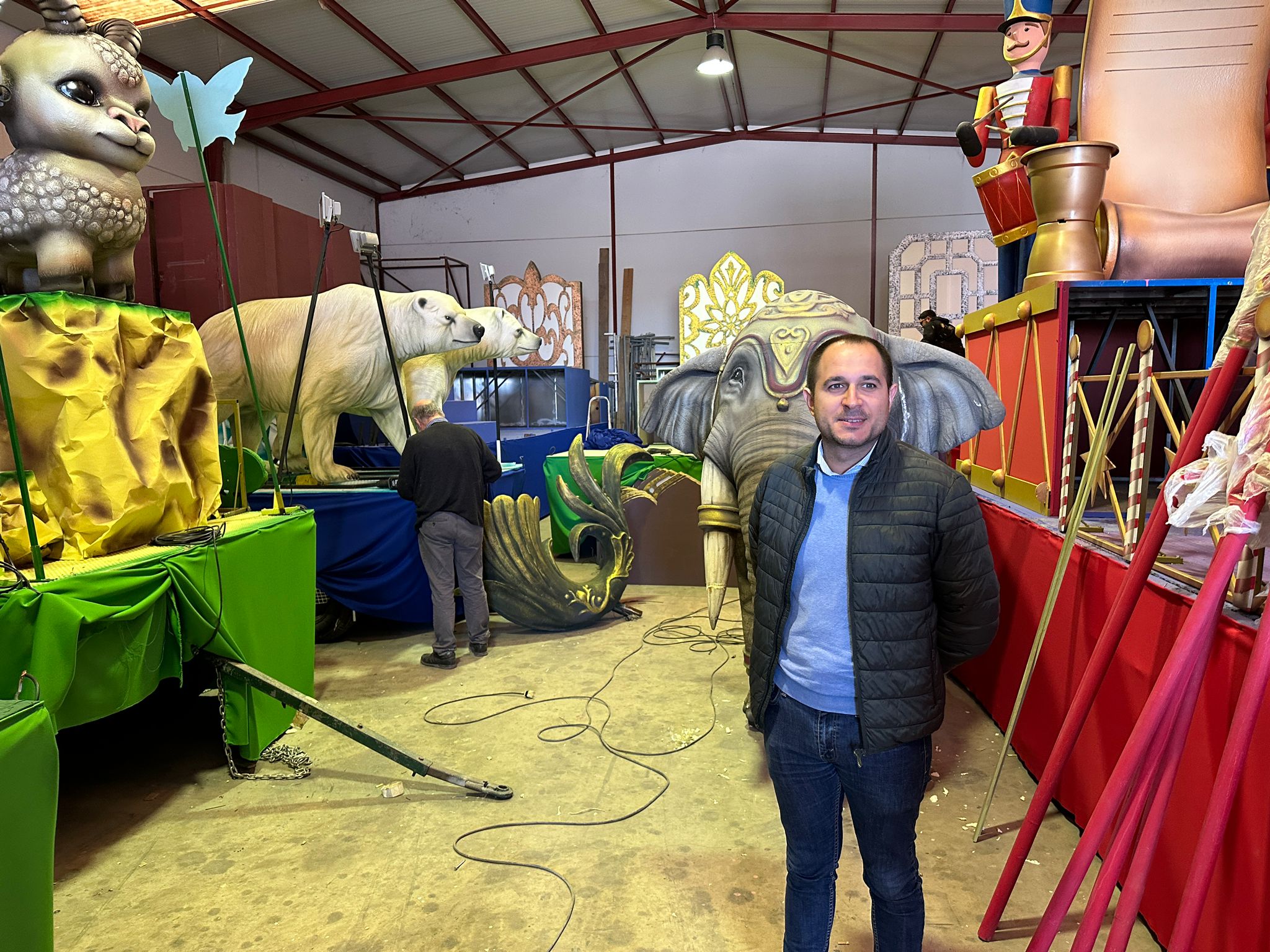 La gran fiesta de Sanlúcar para recibir a los Reyes Magos: 10.000 kilos de caramelos, charangas y un nuevo tramo sin ruido La gran fiesta de Sanlúcar para recibir a los Reyes Magos: 10.000 kilos de caramelos, charangas y un nuevo tramo sin ruido