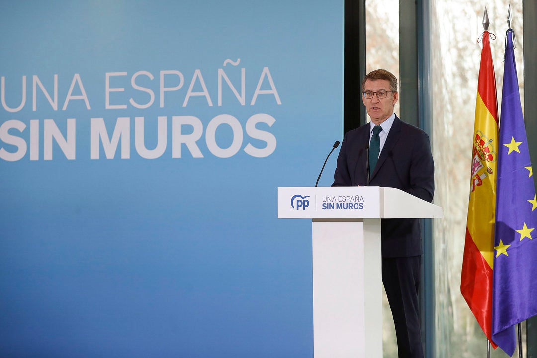Feijóo reúne a sus barones antes de la votación de los decretos de Sánchez y el debate de la amnistía Feijóo reúne a sus barones antes de la votación de los decretos de Sánchez y el debate de la amnistía