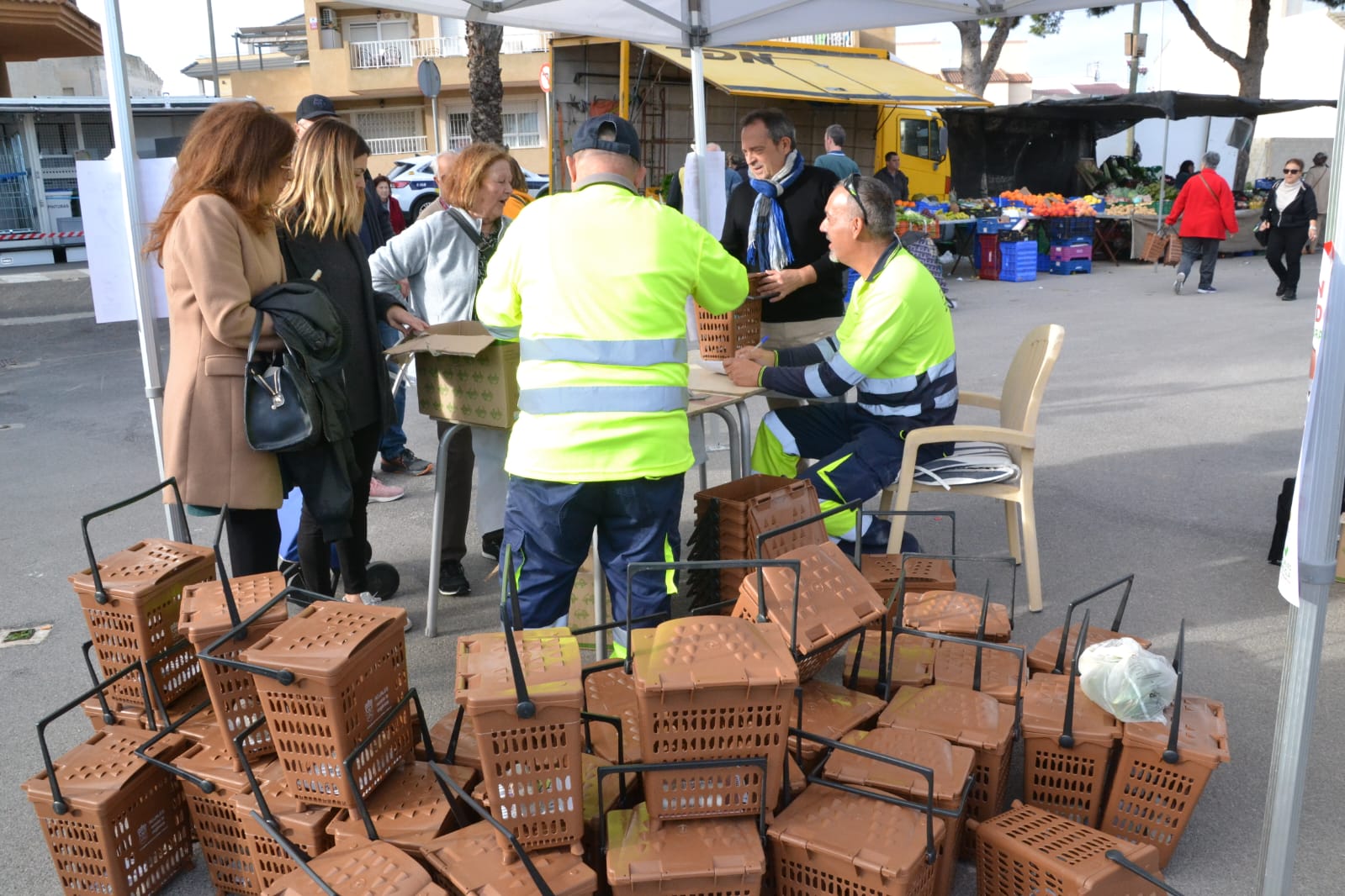 Rojales apuesta por incrementar el reciclaje de residuos orgánicos con el quinto contenedor Rojales apuesta por incrementar el reciclaje de residuos orgánicos con el quinto contenedor