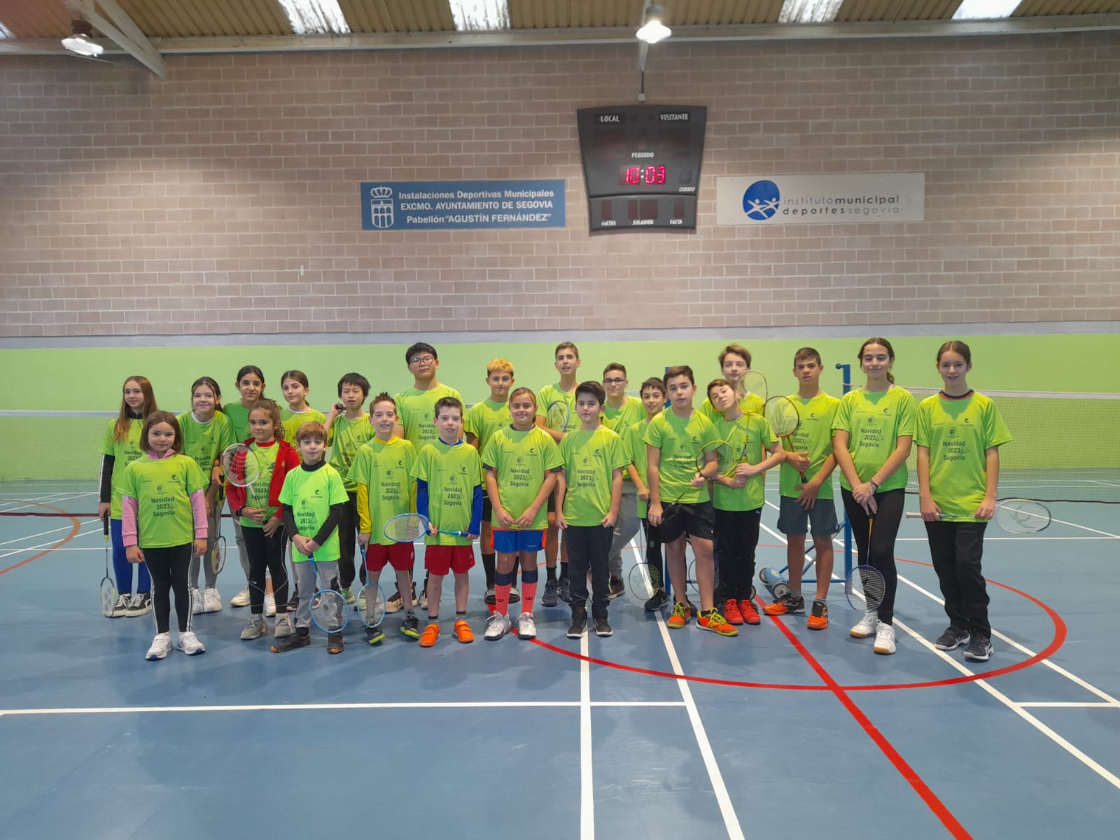 Unos 60 segovianos practican Bádminton con el Club Innoporc Eresma Unos 60 segovianos practican Bádminton con el Club Innoporc Eresma