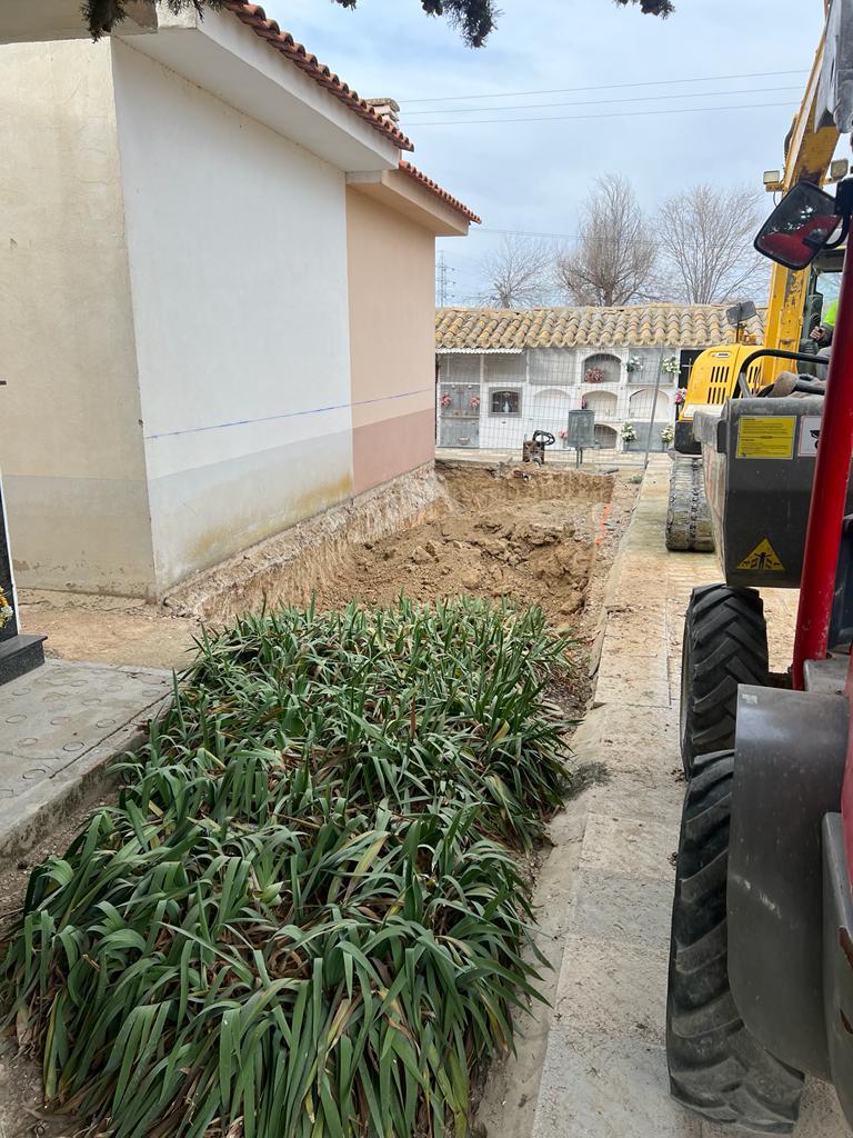 En marcha las obra de 32 nichos en El Salobral En marcha las obra de 32 nichos en El Salobral