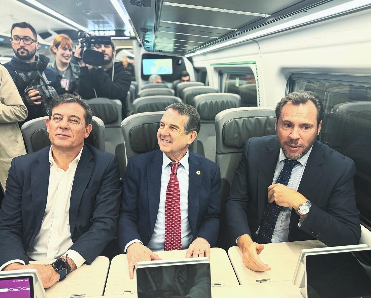 Puente confirma que la venta de billetes de los Avril comenzará el 1 de marzo Puente confirma que la venta de billetes de los Avril comenzará el 1 de marzo