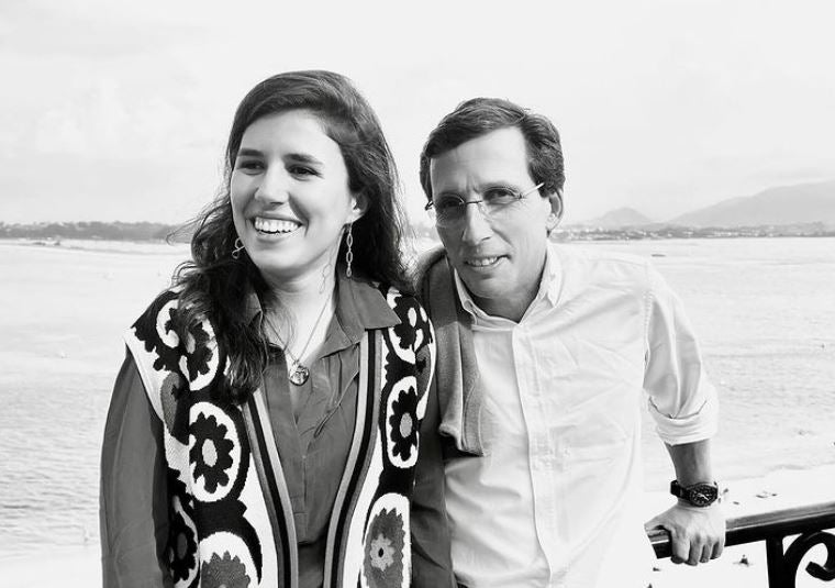 Martínez-Almeida confirma su boda con Teresa Urquijo: "Me ha dicho sí" Martínez-Almeida confirma su boda con Teresa Urquijo: "Me ha dicho sí"