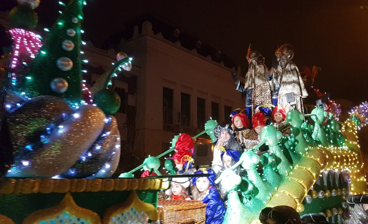 La ballena Moby Dick surcará este lunes las calles de Palencia acompañando a sus Majestades los Reyes Magos de Oriente La ballena Moby Dick surcará este lunes las calles de Palencia acompañando a sus Majestades los Reyes Magos de Oriente
