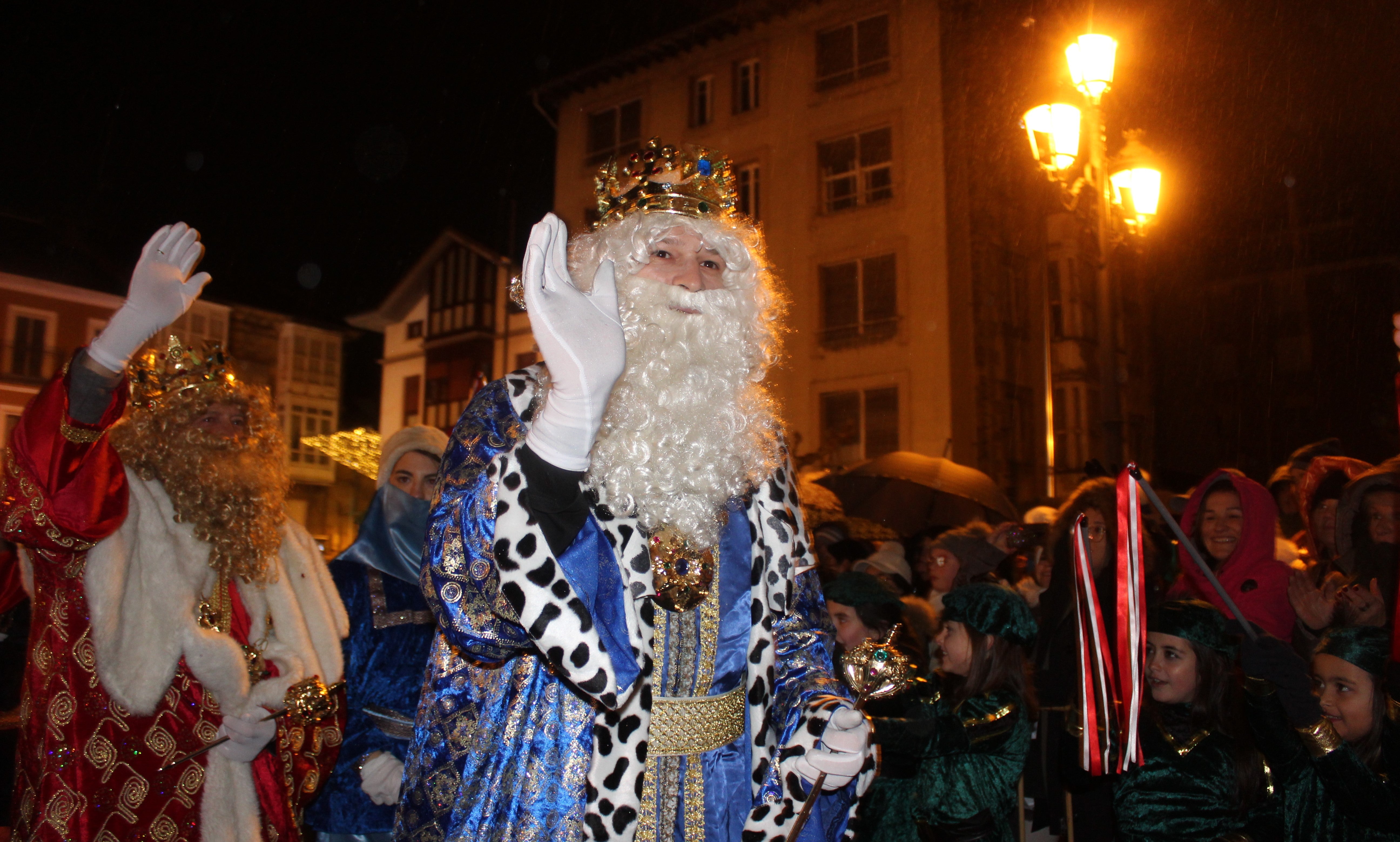 Los ilicitanos agotan en veinte minutos las primeras 6.000 sillas para la Cabalgata de Reyes Los ilicitanos agotan en veinte minutos las primeras 6.000 sillas para la Cabalgata de Reyes