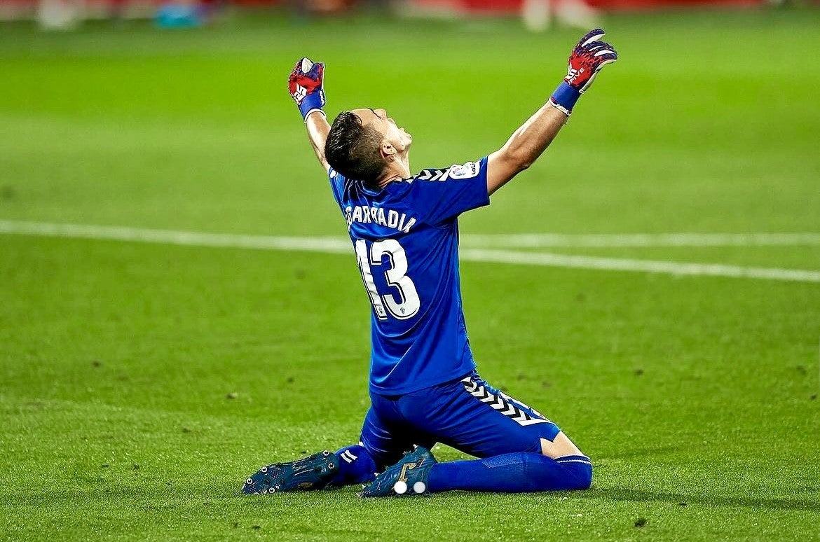Edgar Badia será propiedad del Real Zaragoza en caso de ascenso a cambio de asumir su contrato Edgar Badia será propiedad del Real Zaragoza en caso de ascenso a cambio de asumir su contrato