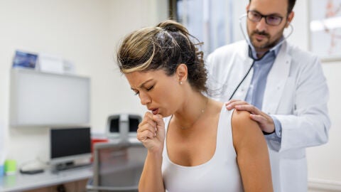 Persona en consulta médica