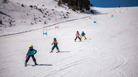 Les pistes d’esquí encara funcionen a mig gas per la manca de neu Les pistes d’esquí encara funcionen a mig gas per la manca de neu